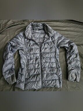Uniqlo Women's Navy Quilted Ultraight Puffer Jacket Size Small
